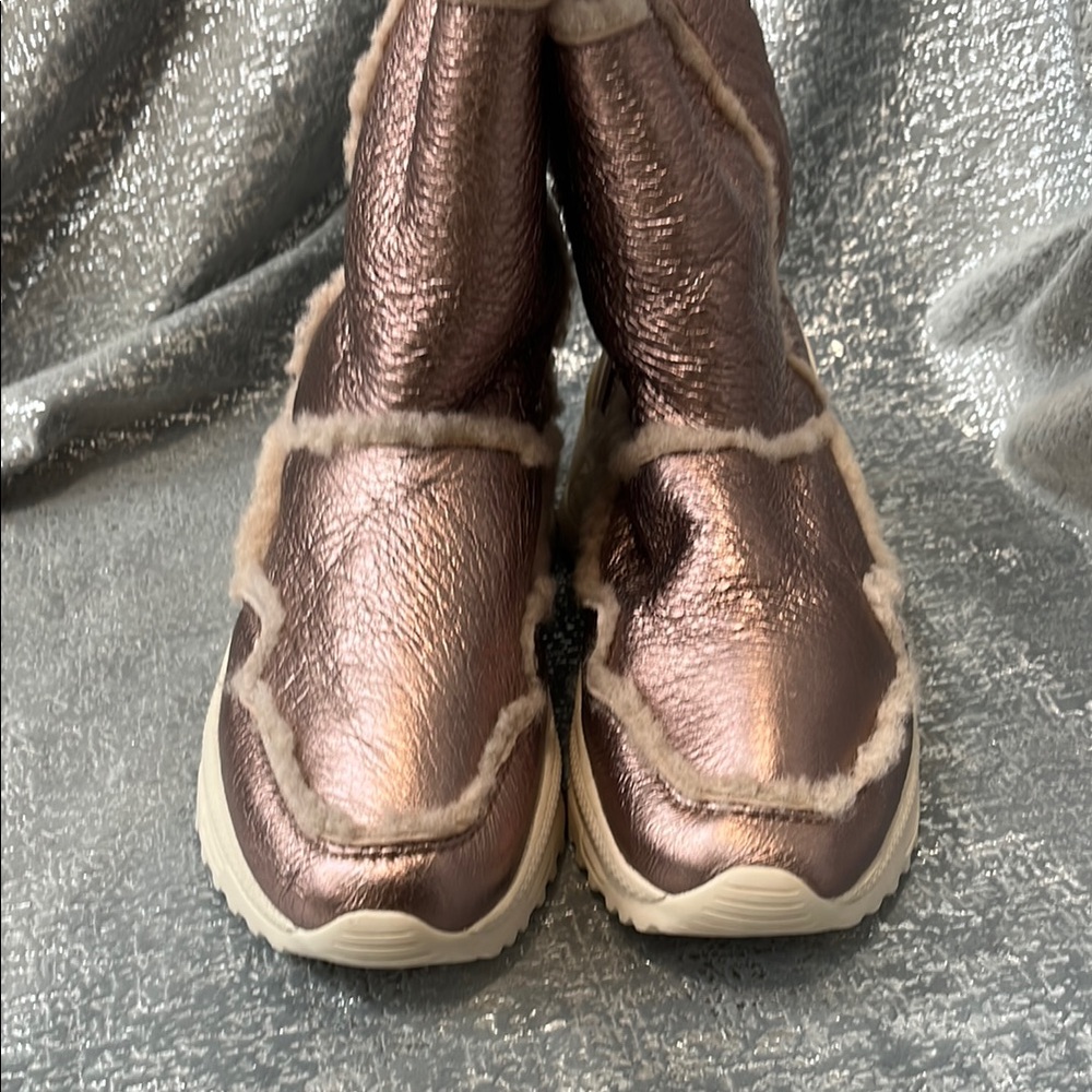 Coach Pink shearling Boots Metallic Finish - Picture 3 of 12
